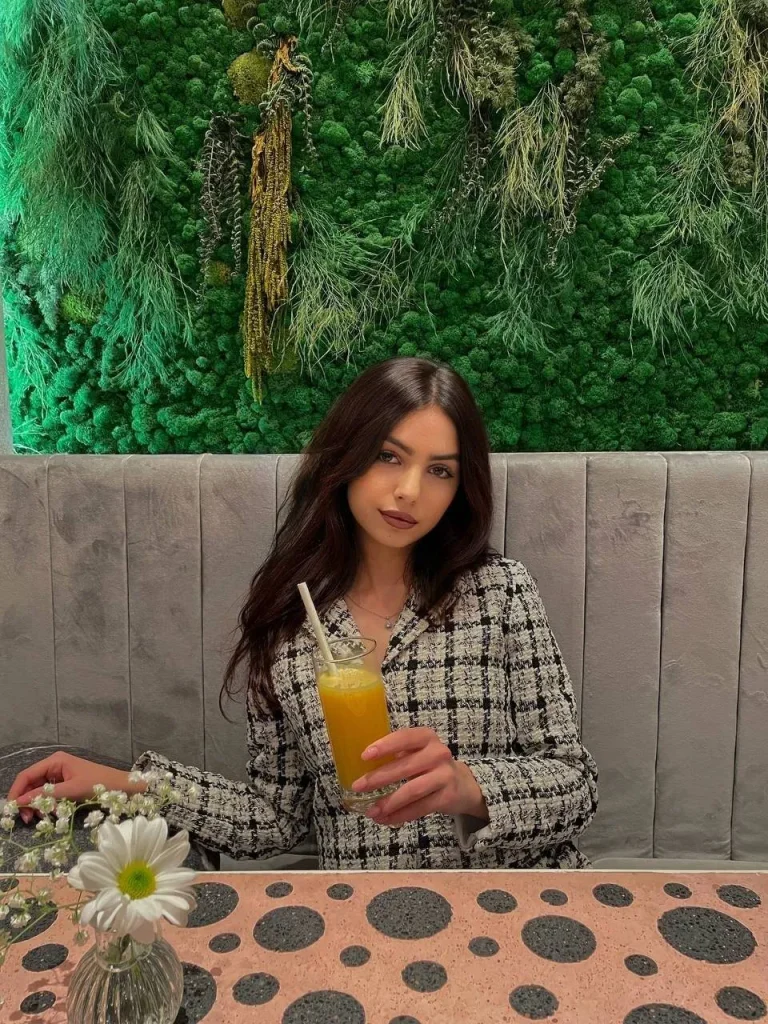 Дара, 19 лет - VIP эскорт Москва | Эскорт Аквамоделс